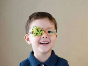 Cận 1 mắt có mổ được không? Có khả năng nhược thị